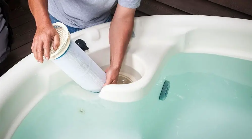 how to clean hot tub filter with vinegar