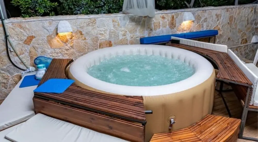 best temperature for hot tub in winter